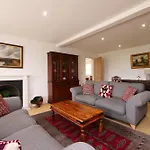 펜션 Salton Lodge *