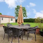 Salton Lodge *