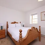 Salton Lodge *