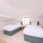 Salton Lodge *