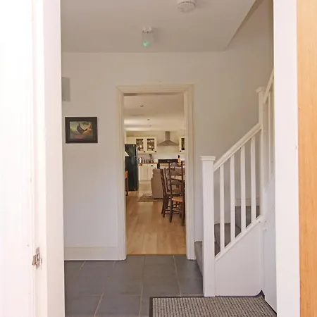 Salton Lodge Spacious Country Stay *