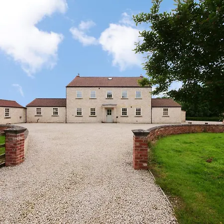 Salton Lodge Spacious Country Stay *