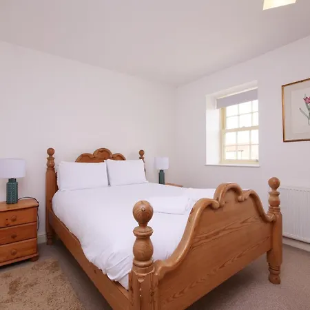 Salton Lodge Spacious Country Stay *