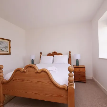 Salton Lodge Spacious Country Stay